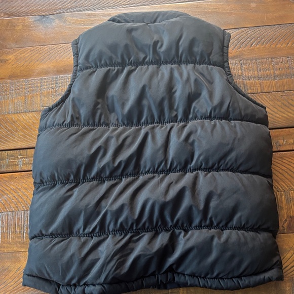 Old Navy Black Puffer Vest - Picture 6 of 9